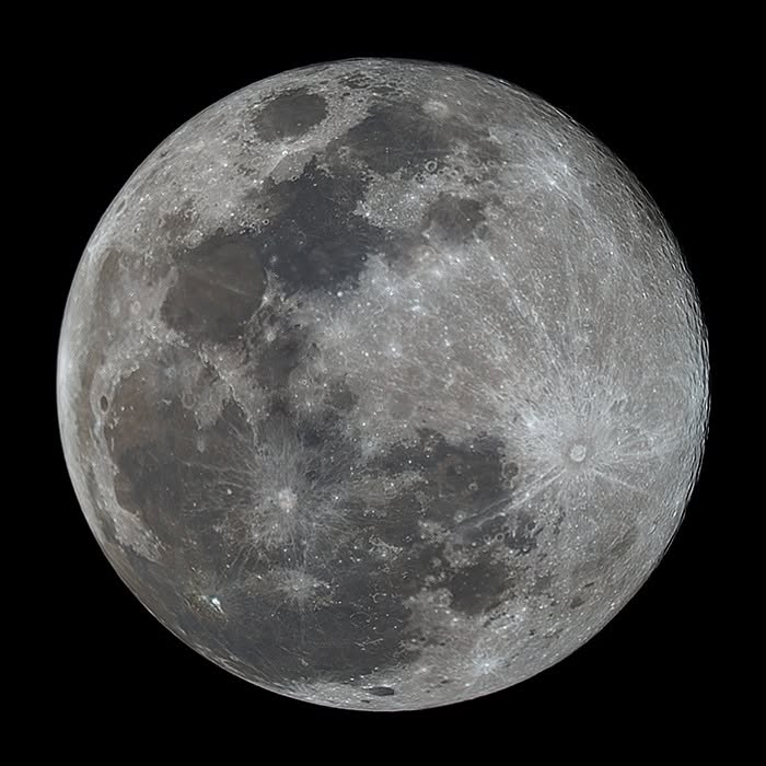 The December 2025 Supermoon photographed by Jeremiah Smith
